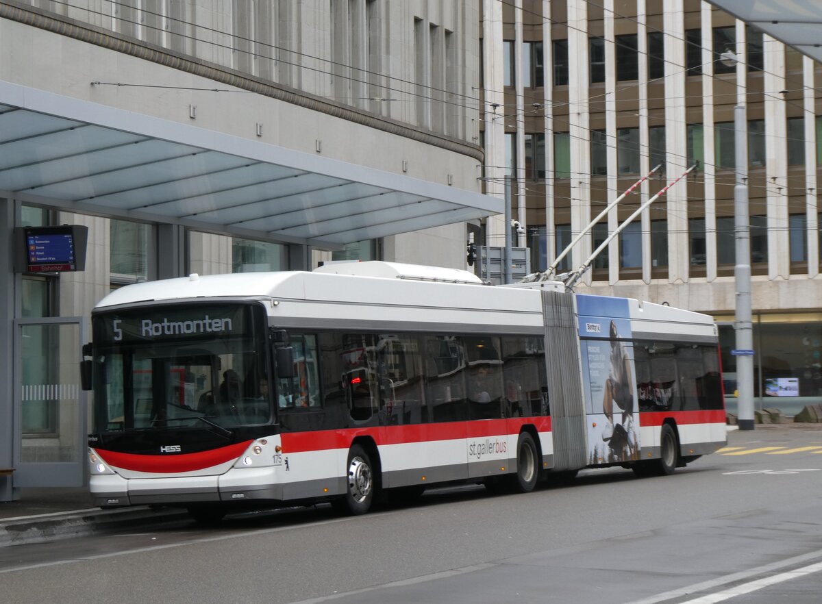 (260'918) - St. Gallerbus, St. Gallen - Nr. 175 - Hess/Hess Gelenktrolleybus am 1. April 2024 beim Bahnhof St. Gallen