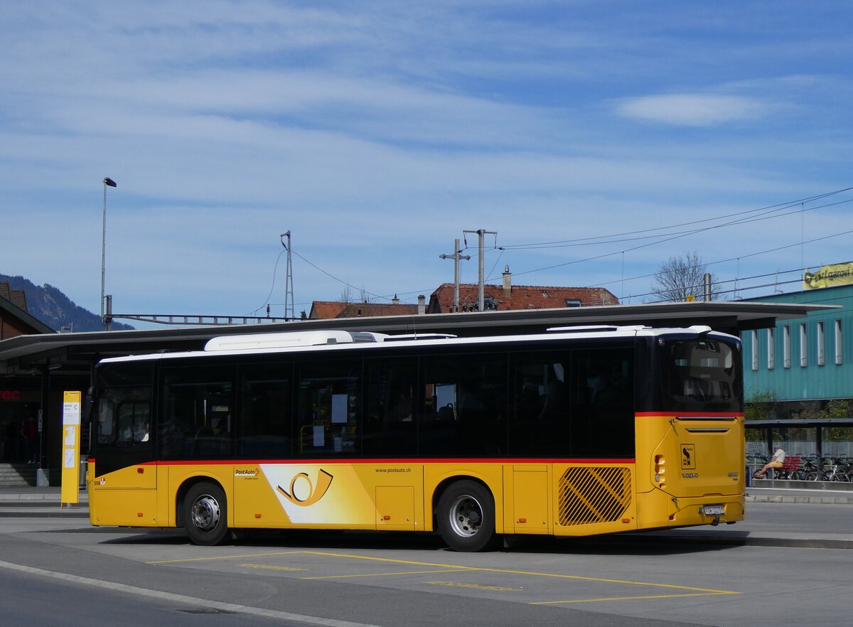 (261'055) - PostAuto Zentralschweiz - Nr. 508/OW 12'275/PID 10'536 - Volvo (ex Nr. 12; ex Dillier, Sarnen Nr. 12) am 6. April 2024 beim Bahnhof Sarnen