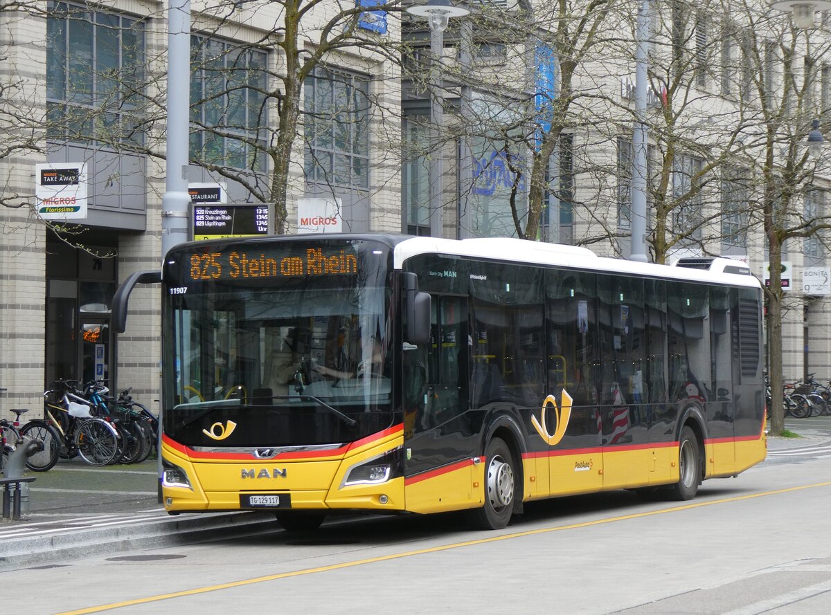 (261'091) - PostAuto Ostschweiz - TG 129'017/PID 11'907 - MAN am 9. April 2024 beim Bahnhof Frauenfeld