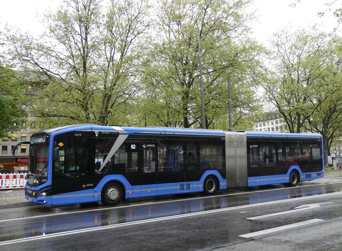 (261'444) - MVG Mnchen - Nr. 5079/M-VG 5079 - MAN am 15. April 2024 in Mnchen, Sendlinger Tor