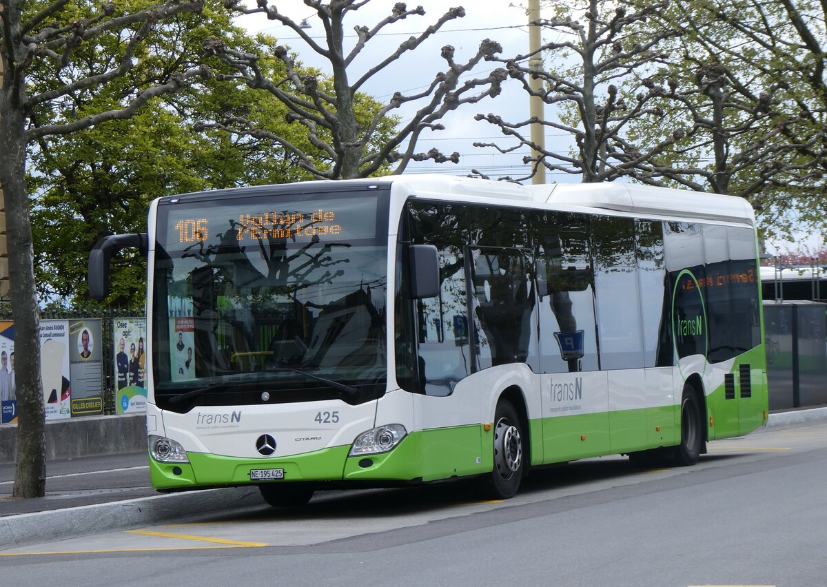 (261'667) - transN, La Chaux-de-Fonds - Nr. 425/NE 195'425 - Mercedes am 23. April 2024 in Neuchtel, Place Pury