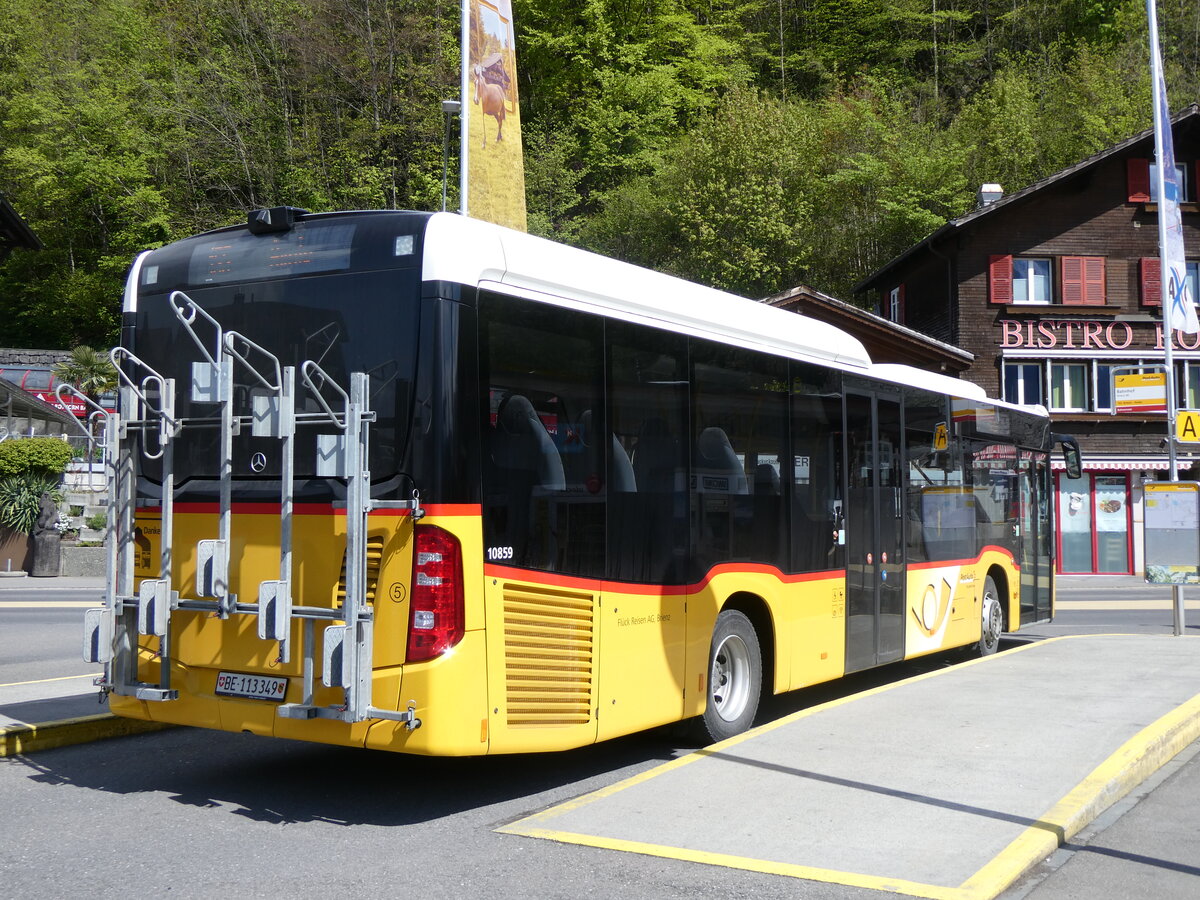 (261'692) - Flck, Brienz - Nr. 5/BE 113'349/PID 10'859 - Mercedes am 25. April 2024 beim Bahnhof Brienz