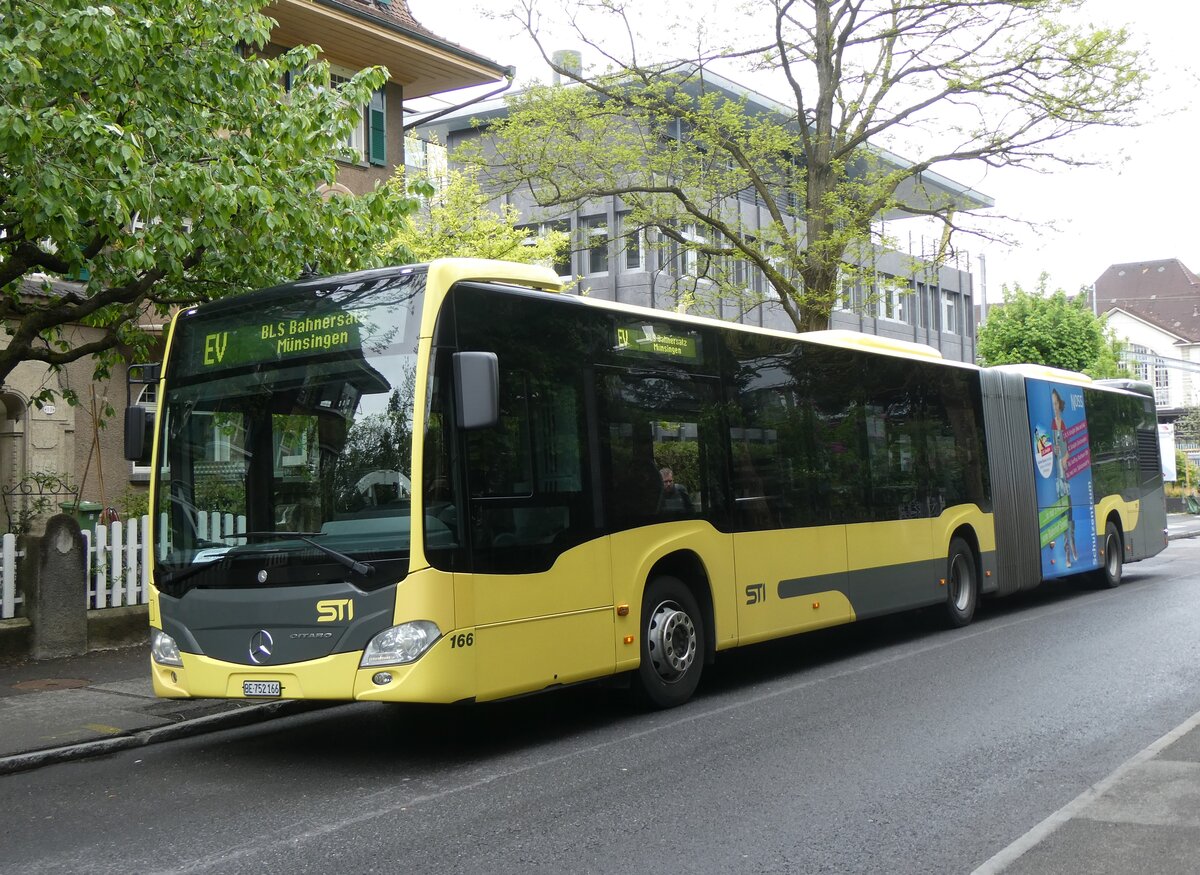 (261'876) - STI Thun - Nr. 166/BE 752'166 - Mercedes am 3. Mai 2024 beim Bahnhof Thun (Kante X)