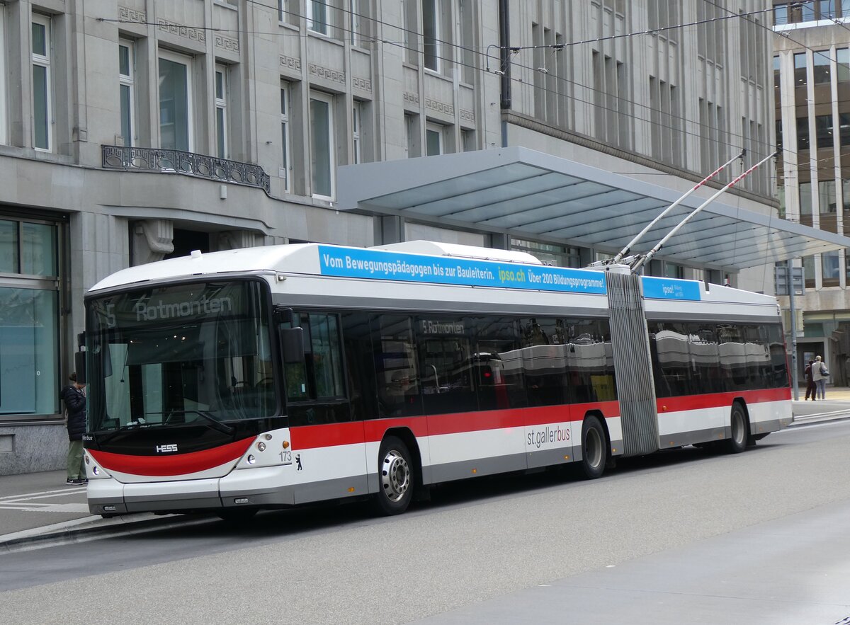 (262'777) - St. Gallerbus, St. Gallen - Nr. 173 - Hess/Hess Gelenktrolleybus am 24. Mai 2024 beim Bahnhof St. Gallen