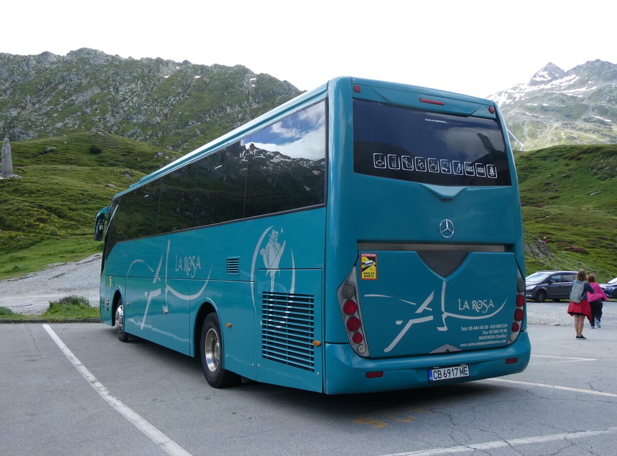 (264'289) - Aus Spanien: La Rosa, Marchena - CB 6917 ME - Mercedes/Noge am 2. Juli 2024 in Lukmanier, Passhhe (bulgarisches Kennzeichen)