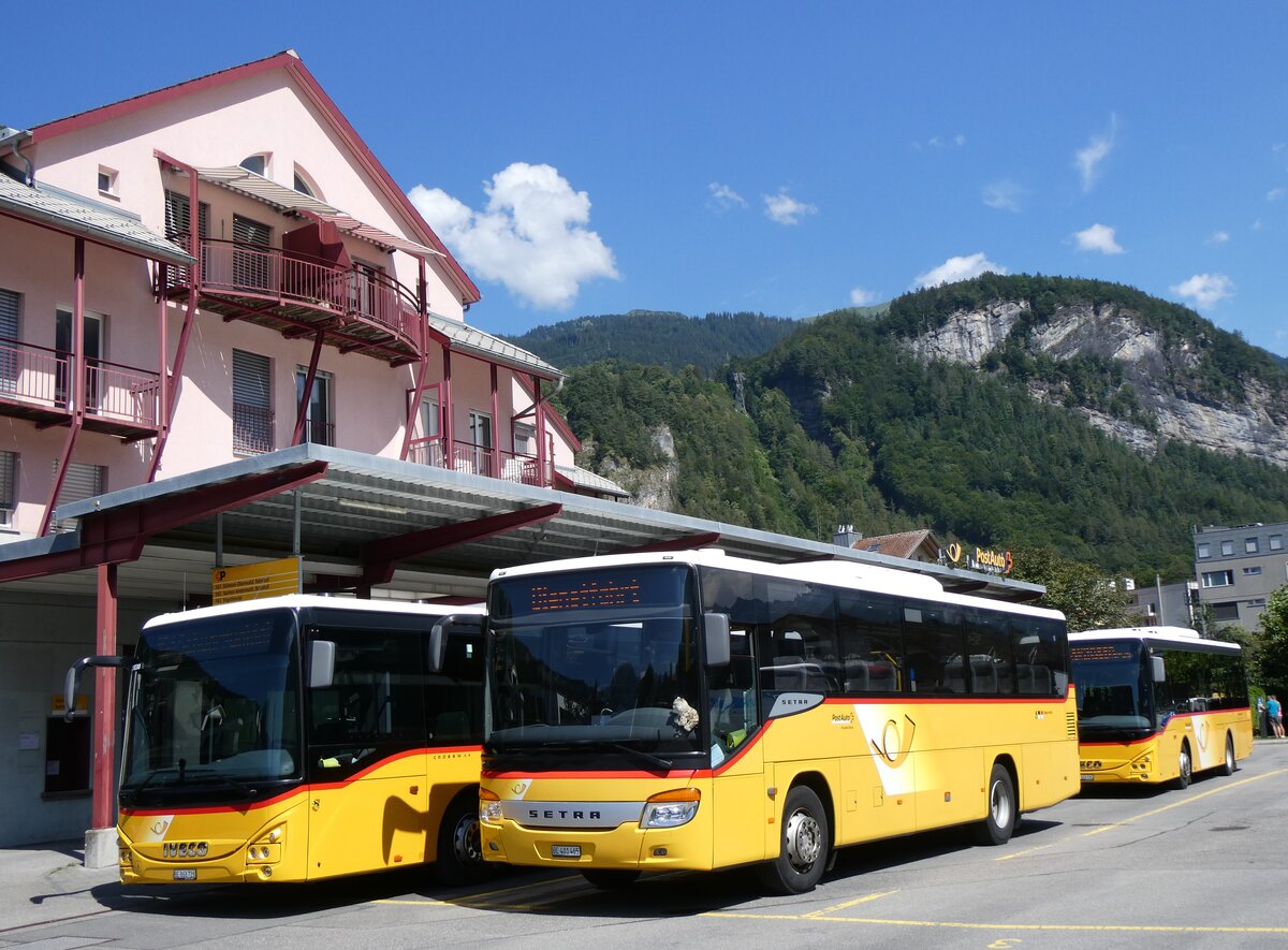 (265'615) - PostAuto Bern - BE 401'465/PID 4715 - Setra (ex AVG Meiringen Nr. 65) am 13. August 2024 in Meiringen, Postautostation