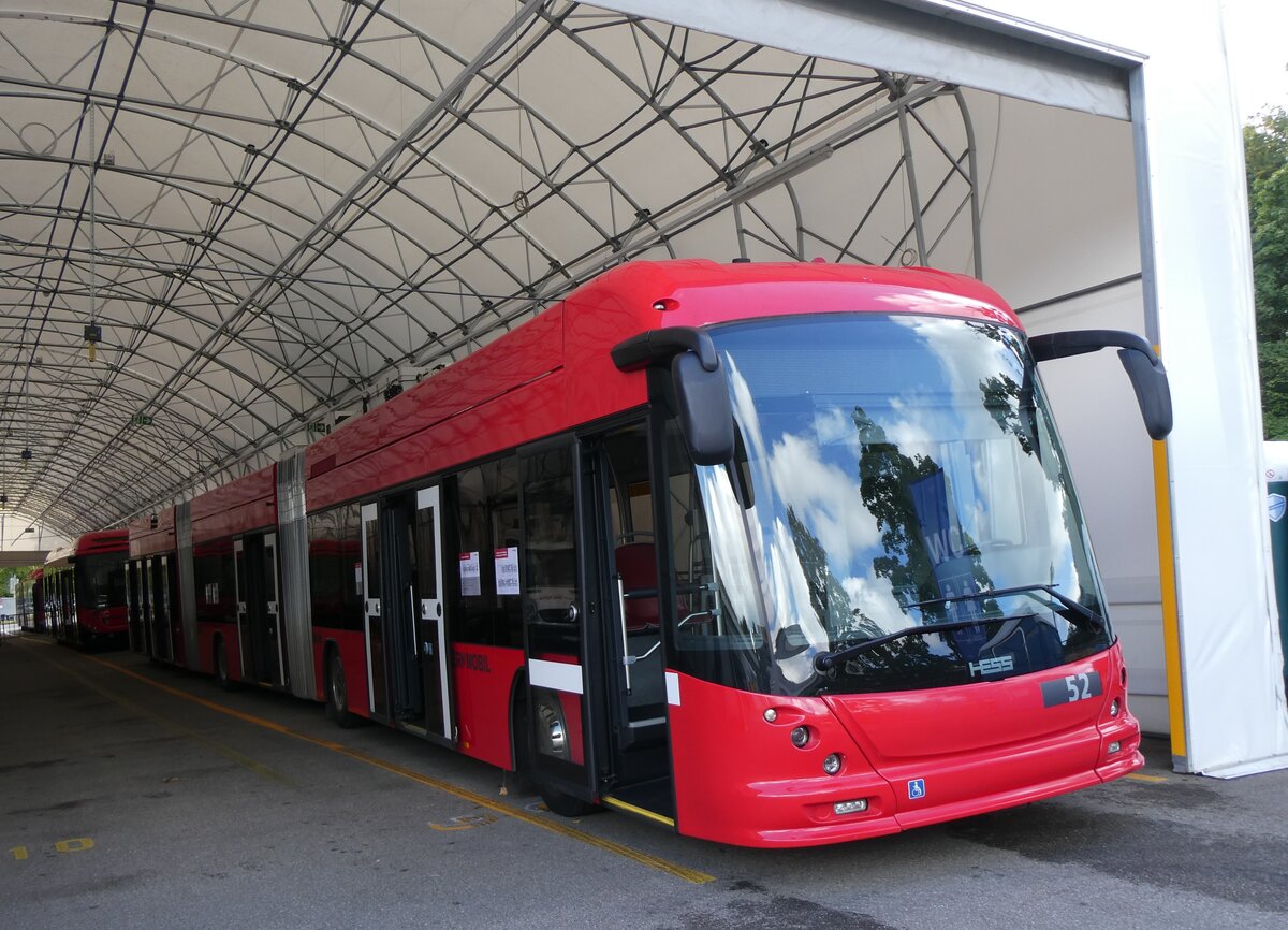 (266'955) - Bernmobil, Bern - Nr. 52 - Hess/Hess Doppelgelenktrolleybus am 14. September 2024 in Bern, Garage Europaplatz