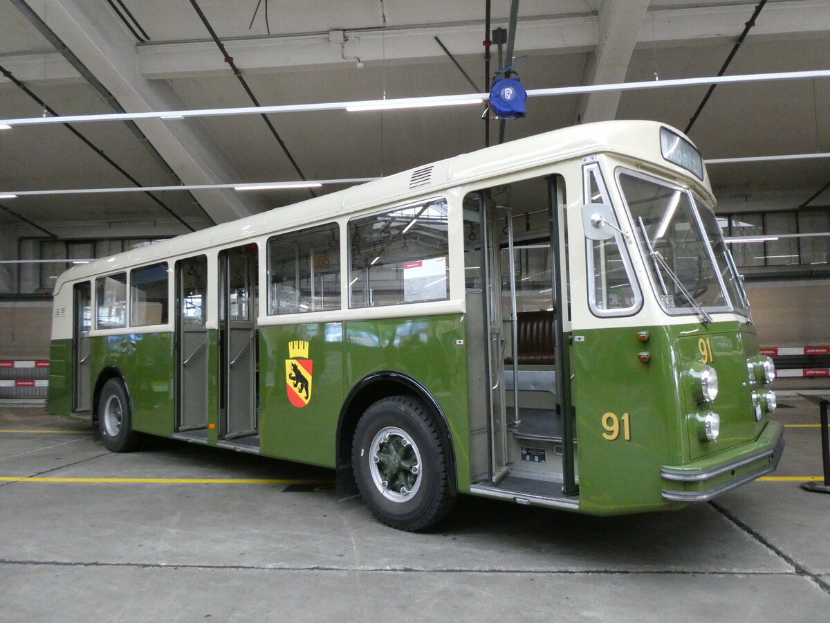 (266'971) - SVB Bern (Bernmobil historique) - Nr. 91/BE 823'919 - Saurer/R&J am 14. September 2024 in Bern, Garage Europaplatz