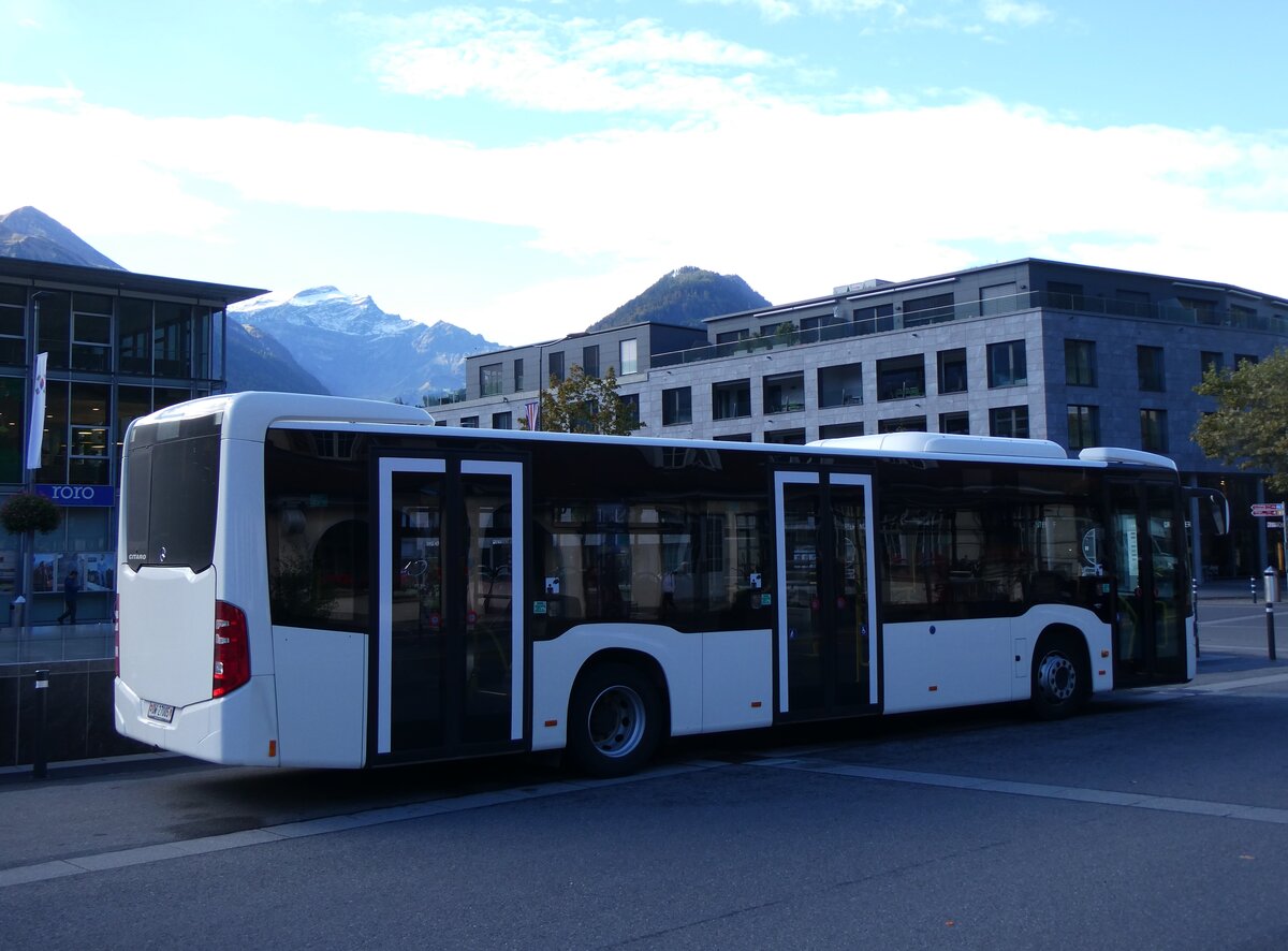 (267'805) - Koch, Giswil - OW 27'005 - Mercedes (ex Wiener Linien, A-Wien Nr. 8121) am 7. Oktober 2024 beim Bahnhof Interlaken Ost