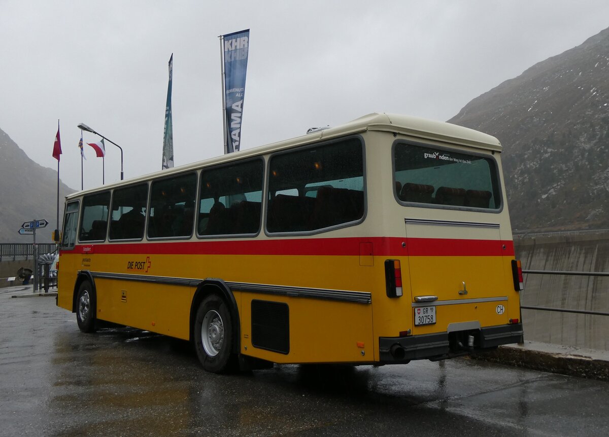 (267'888) - Ltscher, Haldenstein - GR 30'758 - Saurer/R&J (ex Dornbierer, Thal; ex FRAM Drachten/NL Nr. 24; ex PostAuto Graubnden PID 2870; ex P 24'367) am 8. Oktober 2024 in Ferrera, Lago di Lei