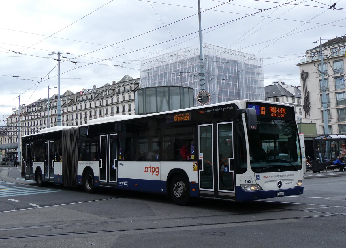 (267'924) - TPG Genve - Nr. 162/GE 960'546 - Mercedes am 10. Oktober 2024 beim Bahnhof Genve