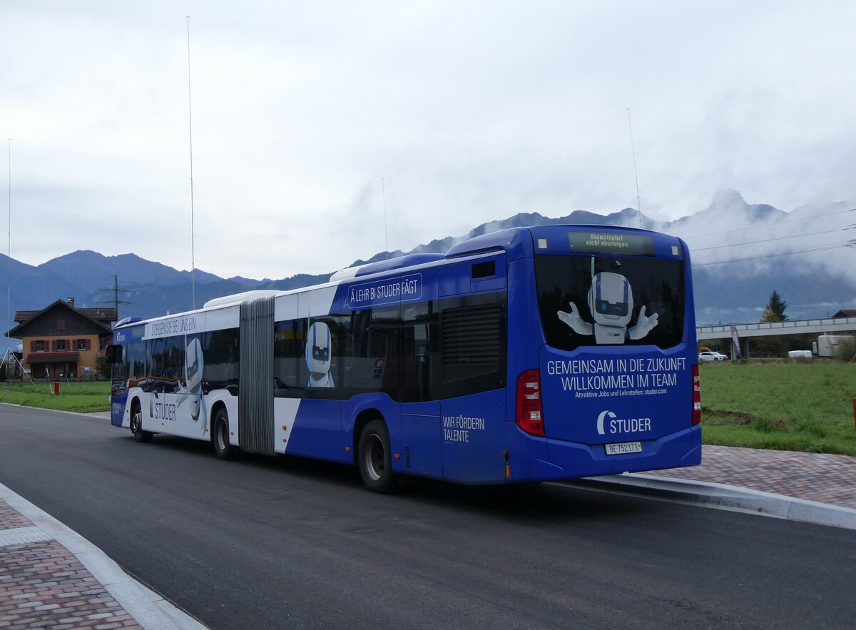 (268'248) - STI Thun - Nr. 173/BE 752'173 - Mercedes am 19. Oktober 2024 beim Bahnhof Steffisburg (prov. Haltestelle)