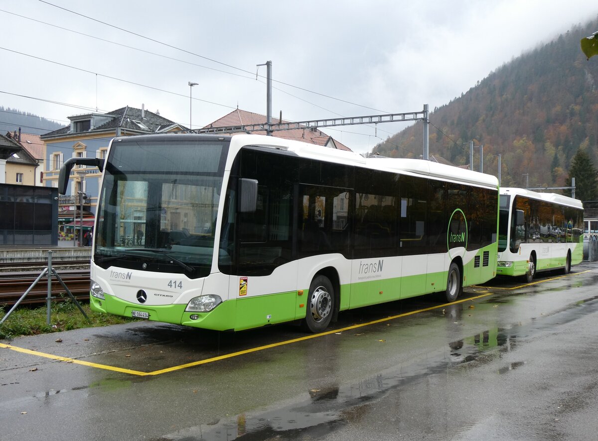 (268'414) - transN, La Chaux-de-Fonds - Nr. 414/NE 164'414 - Mercedes am 24. Oktober 2024 beim Bahnhof Fleurier