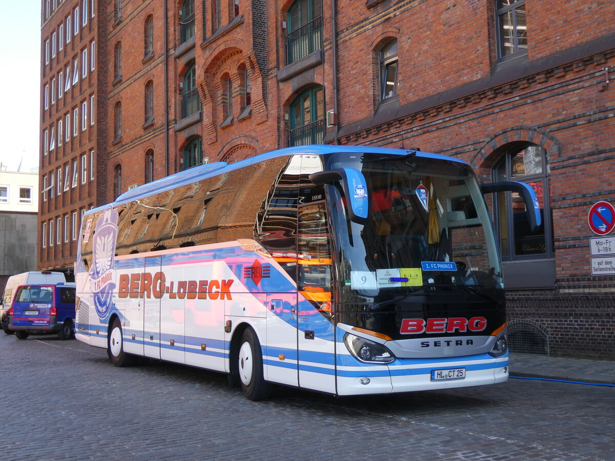 (275'348) - Berg, Lbeck - HL-CT 25 - Setra am 9. Mai 2025 in Hamburg, Speicherstadt 