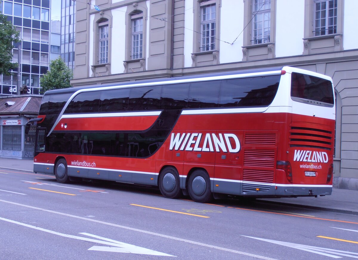 (277'642) - Wieland, Murten - Nr. 114/FR 300'601 - Setra am 6. Juli 2025 beim Bahnhof Bern