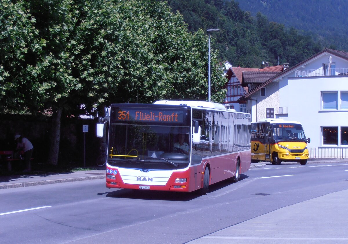 (277'931) - PostAuto Zentralschweiz - Nr. 530/OW 26'301/PID 12'338 - MAN (ex Dr. Richard, A-Wien Nr. 1418) am 18. Juli 2025 beim Bahnhof Sarnen