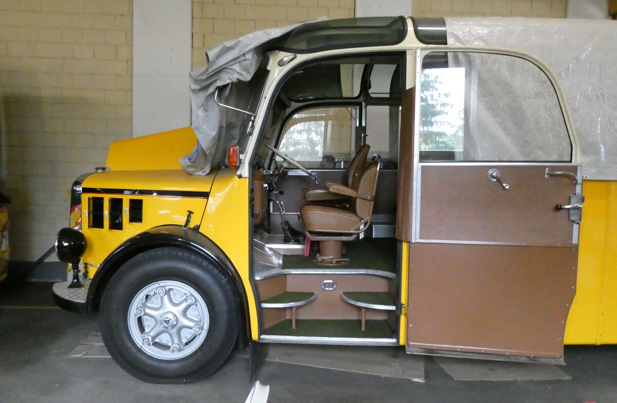 (280'237) - Solr&Fontana, Ilanz - Nr. 5 - Saurer/R&J am 20. September 2025 in Disentis, Garage Bundi (Teilaufnahme)