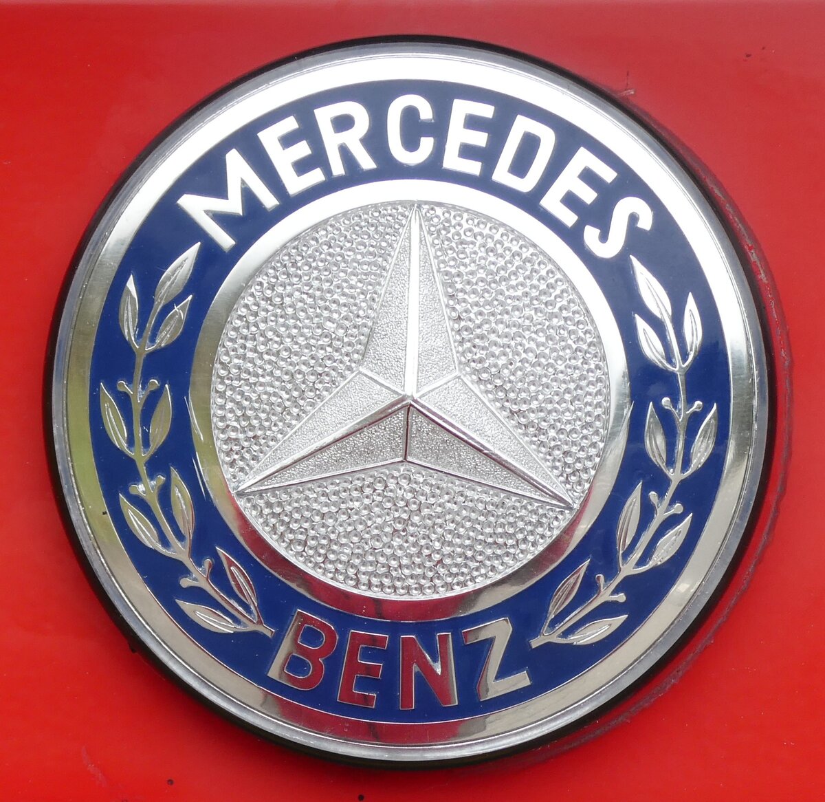(280'285) - Buslogo - MERCEDES BENZ - am 10. September 2025 in Susten, Steingletscher 