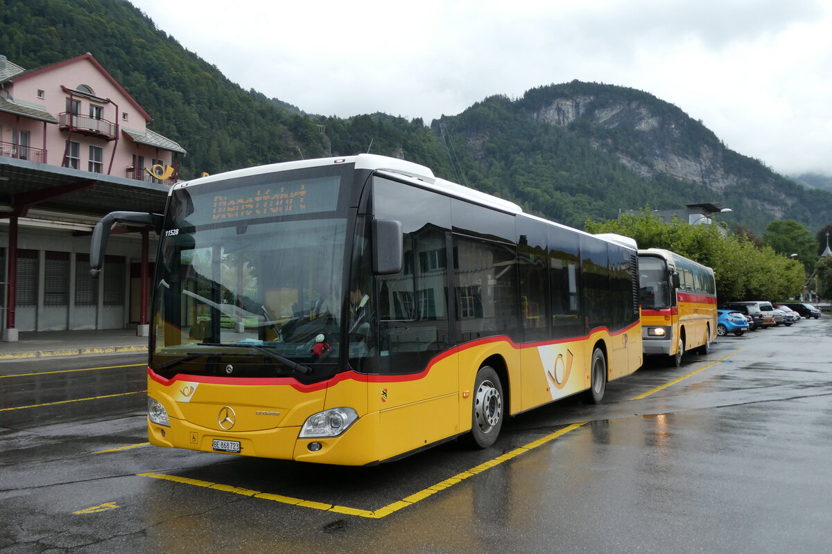 (280'294) - Flck, Brienz - Nr. 23/BE 868'723/PID 11'528 - Mercedes am 10. September 2025 in Meiringen, Postautostation