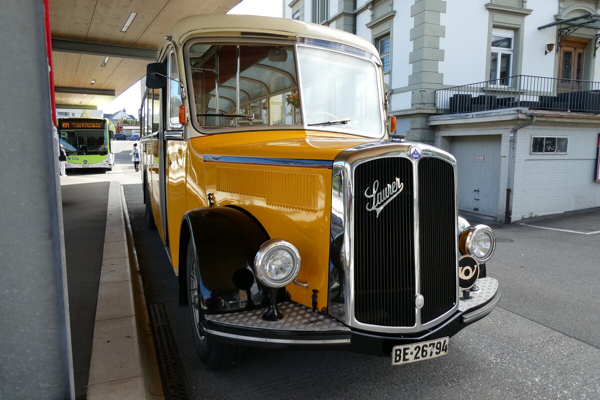 (280'958) - Stalder, Wyssachen - BE 26'794 - Saurer/R&J (ex Loosli, Wyssachen) am 4. Oktober 2025 beim Bahnhof Huttwil