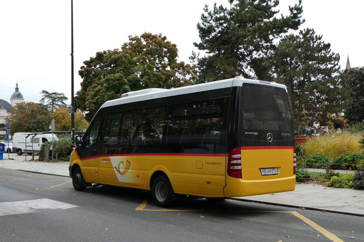 (281'262) - CarPostal Ouest - VD 496'879/PID 10'344 - Mercedes (ex Favre, Avenches; ex Rime, Charmey) am 11. Oktober 2025 beim Bahnhof Yverdon