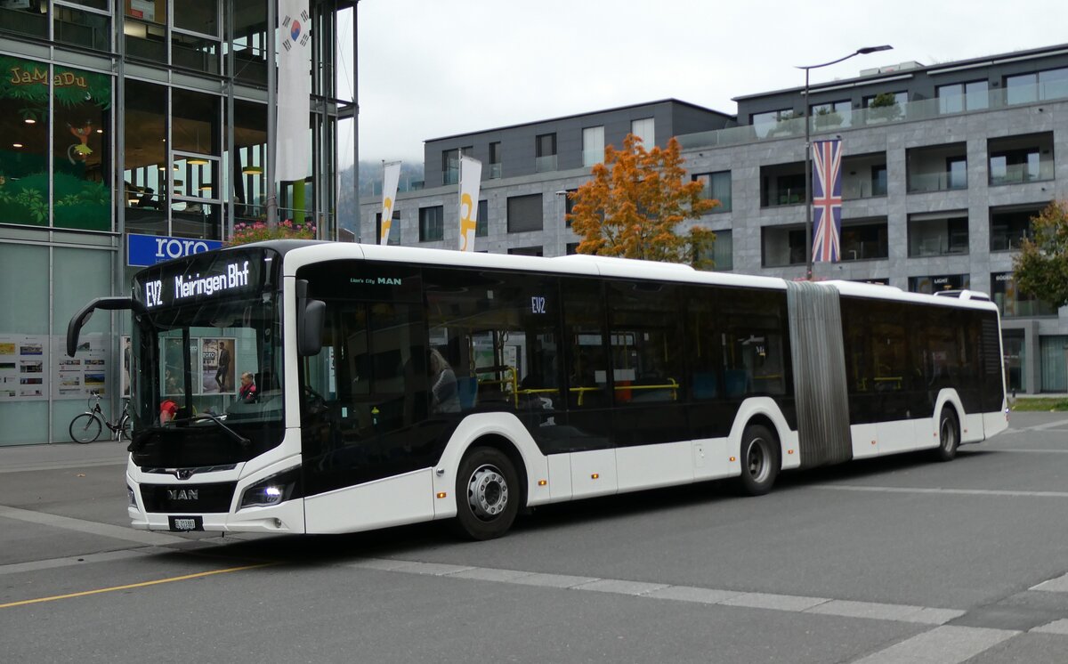 (281'511) - PostAuto Nordschweiz - BL 213'883/PID 12'418 - MAN (ex RSVG Troisdorf/D Nr. 2808) am 14. Oktober 2025 beim Bahnhof Interlaken Ost