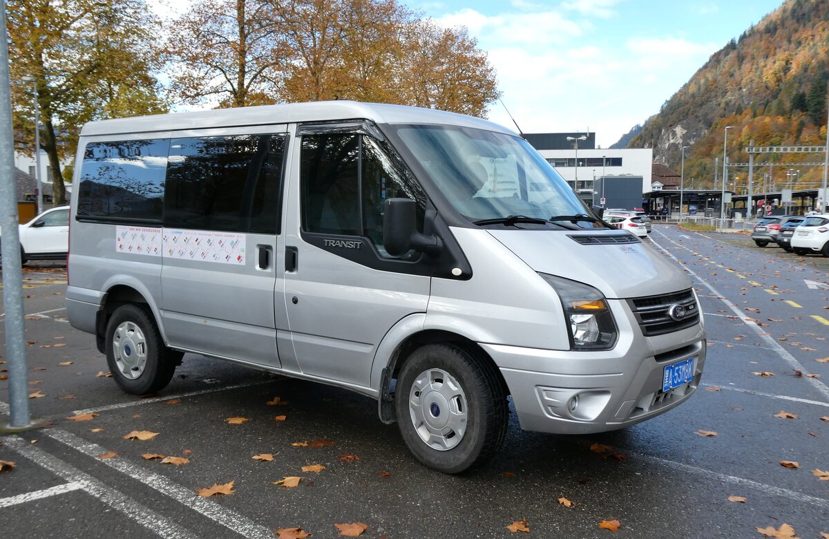 (281'843) - Aus China: ??? - A 53M8K - Ford am 28. Oktober 2025 beim Bahnhof Interlaken Ost (2025 - Asia - Europe / 70DAYS / 23000KM)