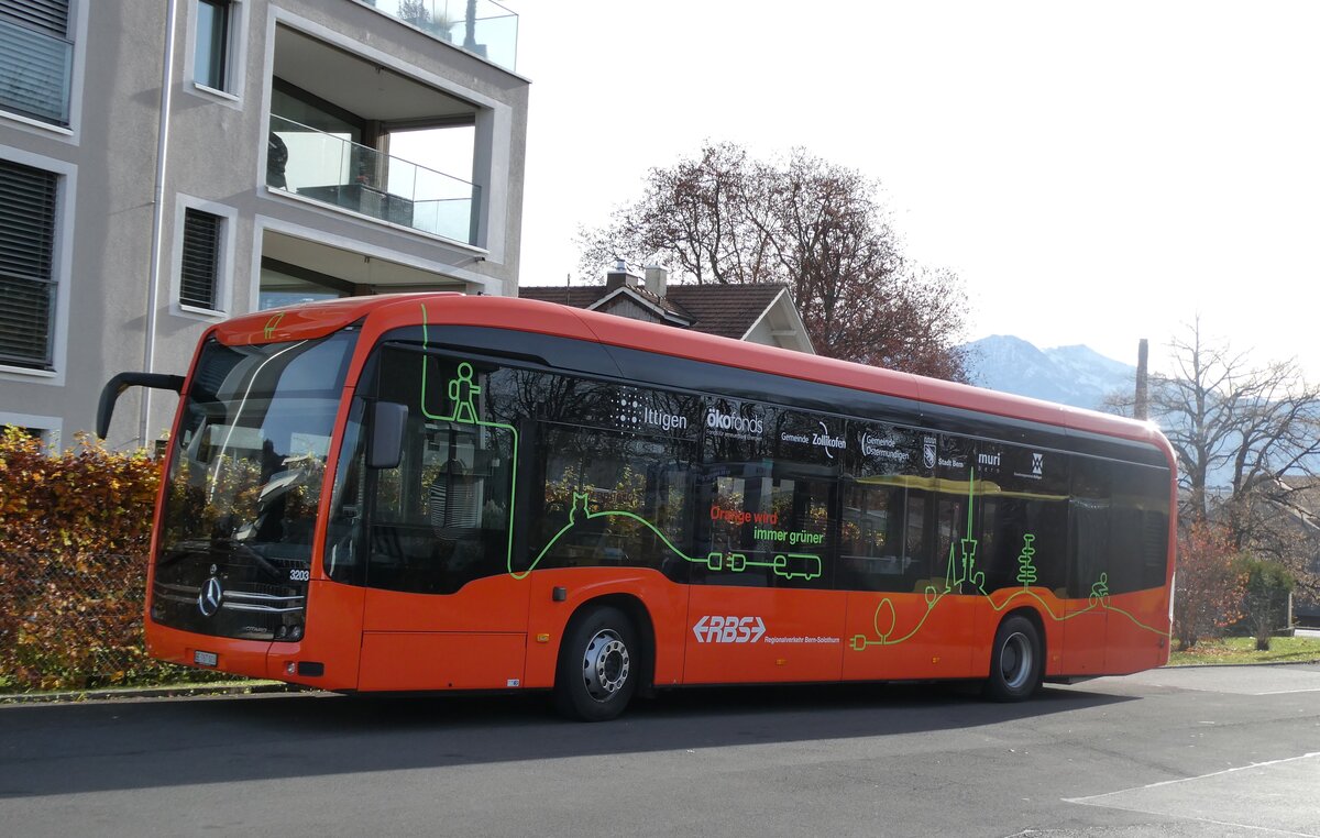 (282'341) - RBS Worblaufen - Nr. 3203/BE 767'003 - eMercedes am 12. November 2025 in Thun, Garage STI