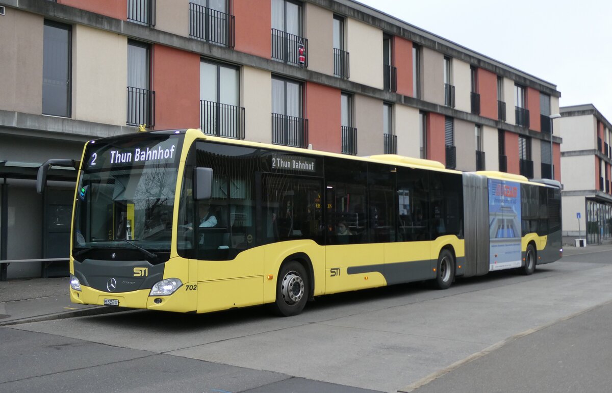 (283'141) - STI Thun - Nr. 702/BE 555'702 - Mercedes am 14. Dezember 2025 in Thun, Zentrum Oberland