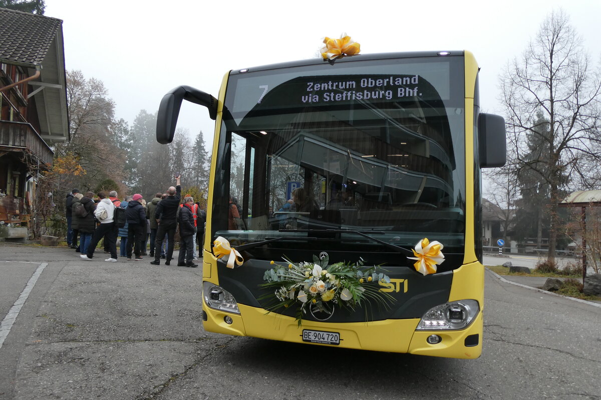 (283'160) - STI Thun - Nr. 702/BE 904'720 - Mercedes am 14. Dezember 2025 in Steffisburg, Kirche