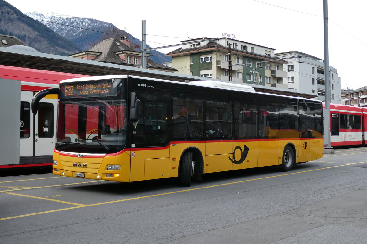 (283'411) - PostAuto Wallis  VS 468'401/PID 10'908 - MAN am 23. Dezember 2025 beim Bahnhof Brig