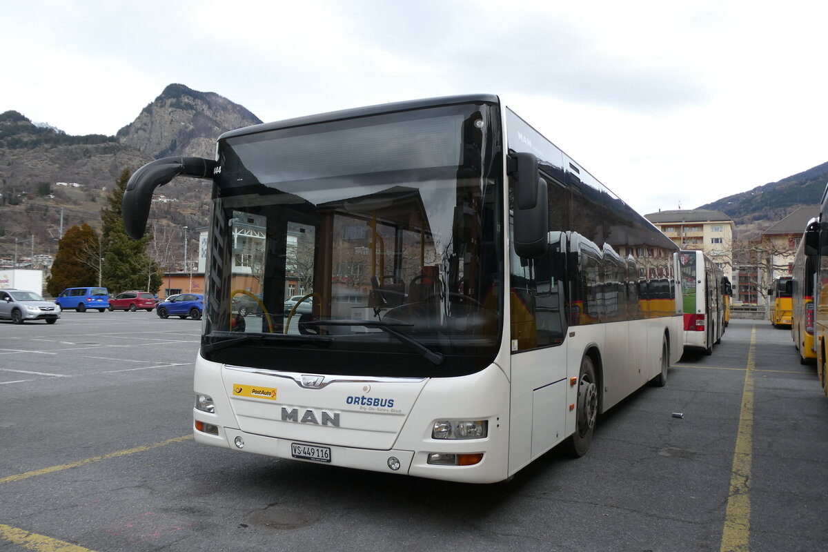 (283'435) - PostAuto Wallis - VS 449'116/PID 10'444 - MAN am 23. Dezember 2025 in Brig, Garage