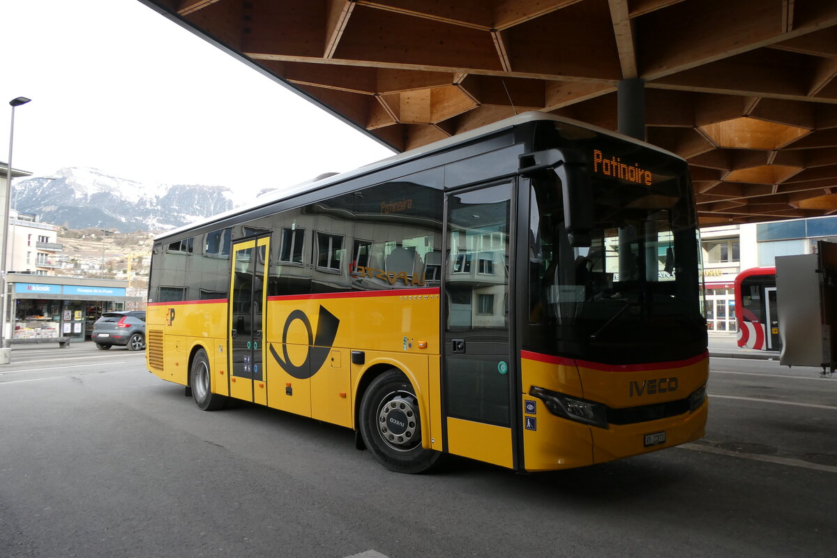 (284'369) - Ev�quoz, Erde - VS 22'870/PID 12'233 - Iveco am 27. Januar 2026 beim Bahnhof Sion