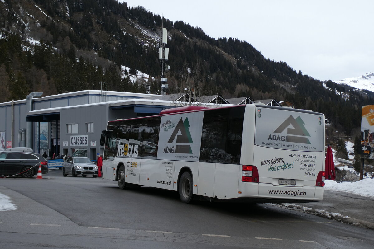 (284'391) - Buchard, Leytron - Nr. 72/VS 240'470 - MAN (ex PostAuto Wallsi Nr. 68/PID 4778; ex Lathion, Sion Nr. 68) am 27. Januar 2026 in Anz�re, T�l�cabine