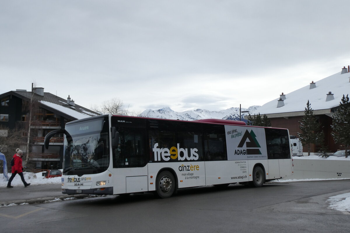 (284'392) - Buchard, Leytron - Nr. 72/VS 240'470 - MAN (ex PostAuto Wallis Nr. 68/PID 4778; ex Lathion, Sion Nr. 68) am 27. Januar 2026 in Anz�re, T�l�cabine