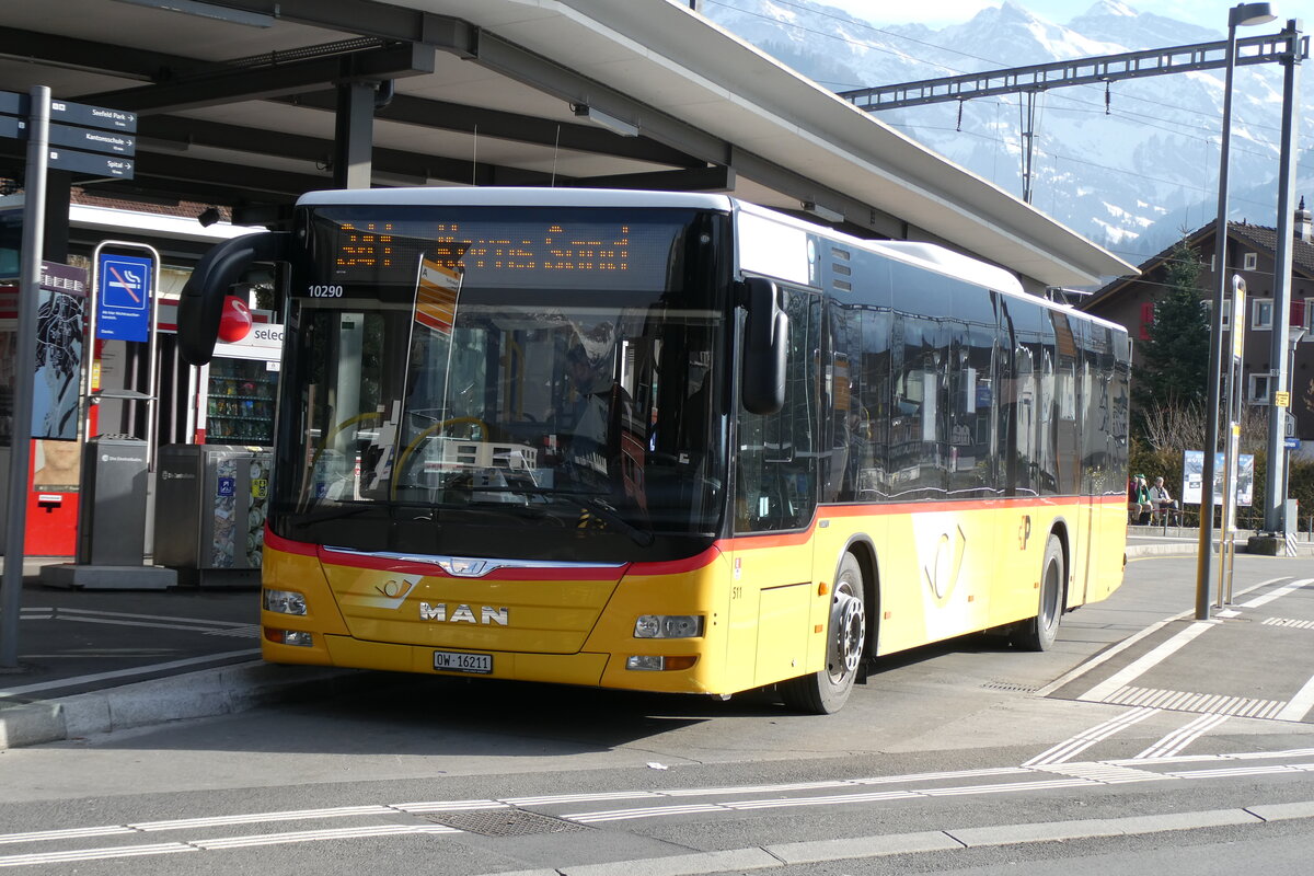 (284'612) - PostAuto Zentralschweiz - Nr. 511/OW 16'211/PID 10'290 - MAN (ex Nr. 11; ex Mattli, Wassen) am 3. Februar 2026 beim Bahnhof Sarnen 
