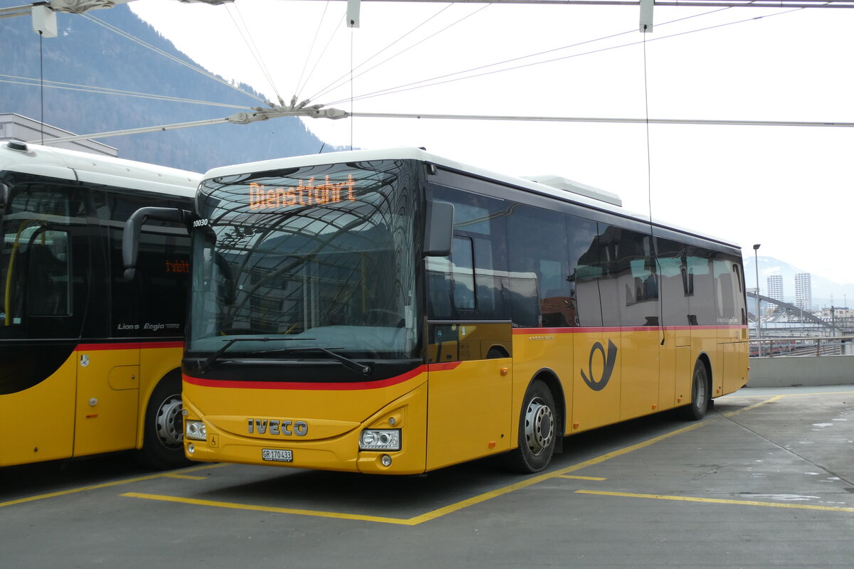(284'670) - PostAuto Graub�nden - GR 170'433/PID 10'030 - Iveco (ex Nr. 18) am 6. Februar 2026 in Chur, Postautostation