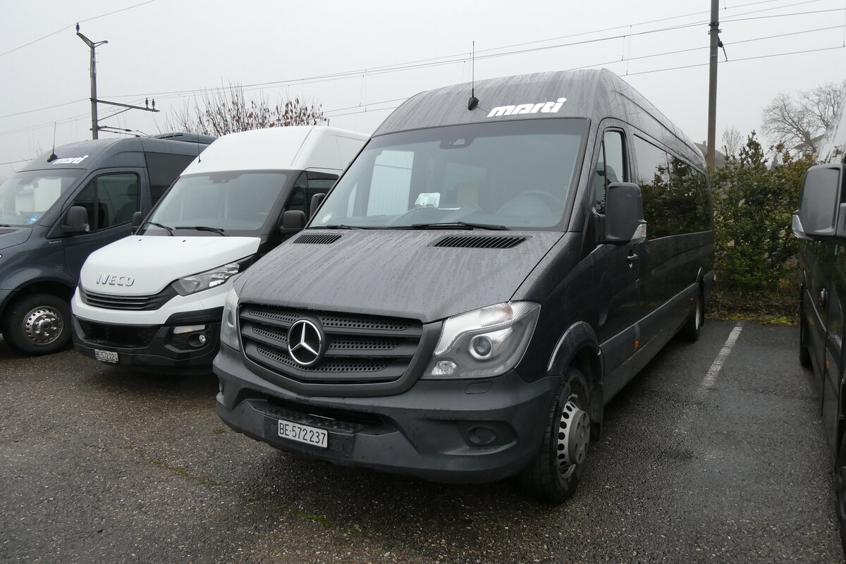 (284'725) - Marti, Kallnach - Nr. 37/BE 572'237 - Mercedes am 7. Februar 2026 in Kallnach, Car-Terminal