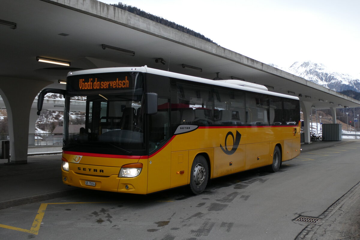 (284'863) - Terretaz, Zernez - GR 75'004/PID 11'203 - Setra (ex GR 178'308) am 14. Februar 2026 beim Bahnhof Zernez