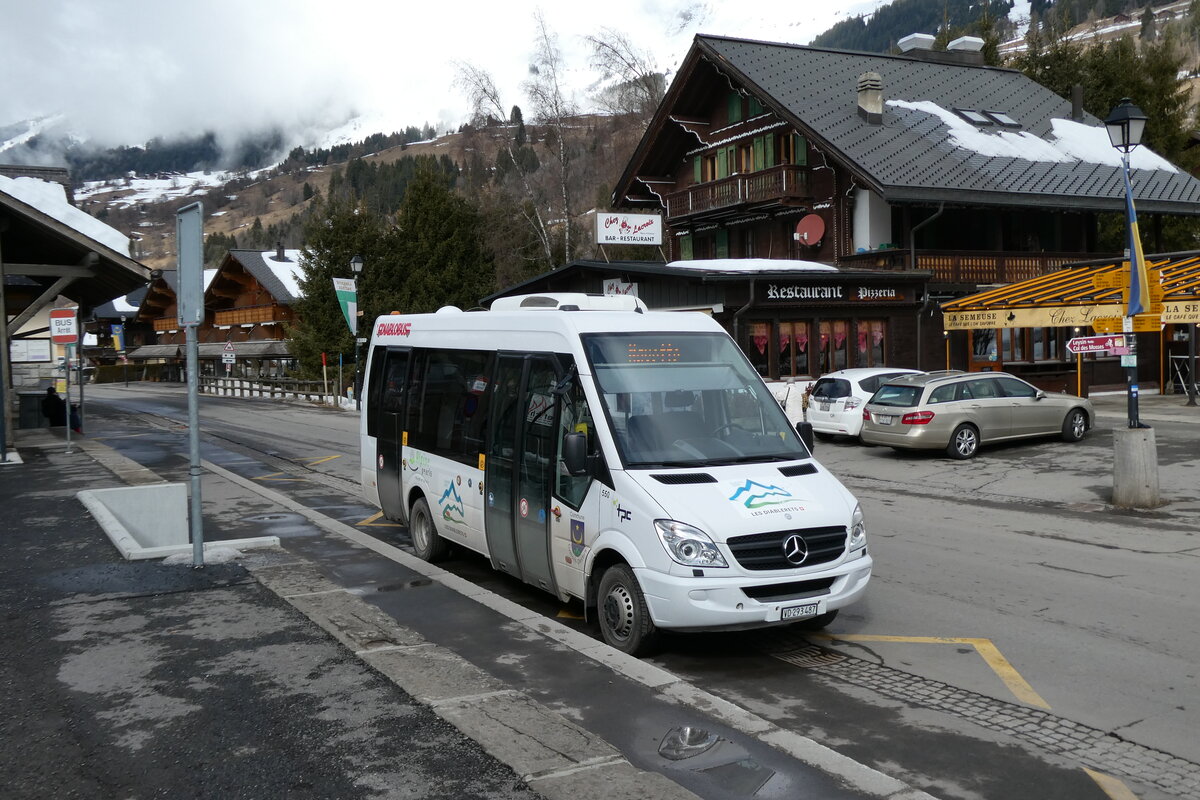 (285'162) - TPC Aigle - Nr. 550/VD 293'487 - Mercedes am 1. M�rz 2026 beim Bahnhof Les Diablerets