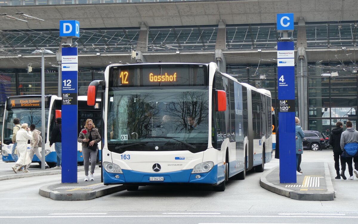 (285'718) - VBL Luzern - Nr. 163/LU 164'526 - Mercedes am 23. M�rz 2026 beim Bahnhof Luzern
