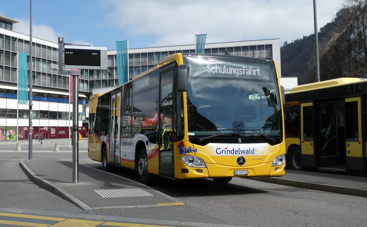 (285'884) - GrindelwaldBus, Grindelwald - Nr. 220/BE 109'220 - Mercedes am 2. April 2026 beim Bahnhof Thun