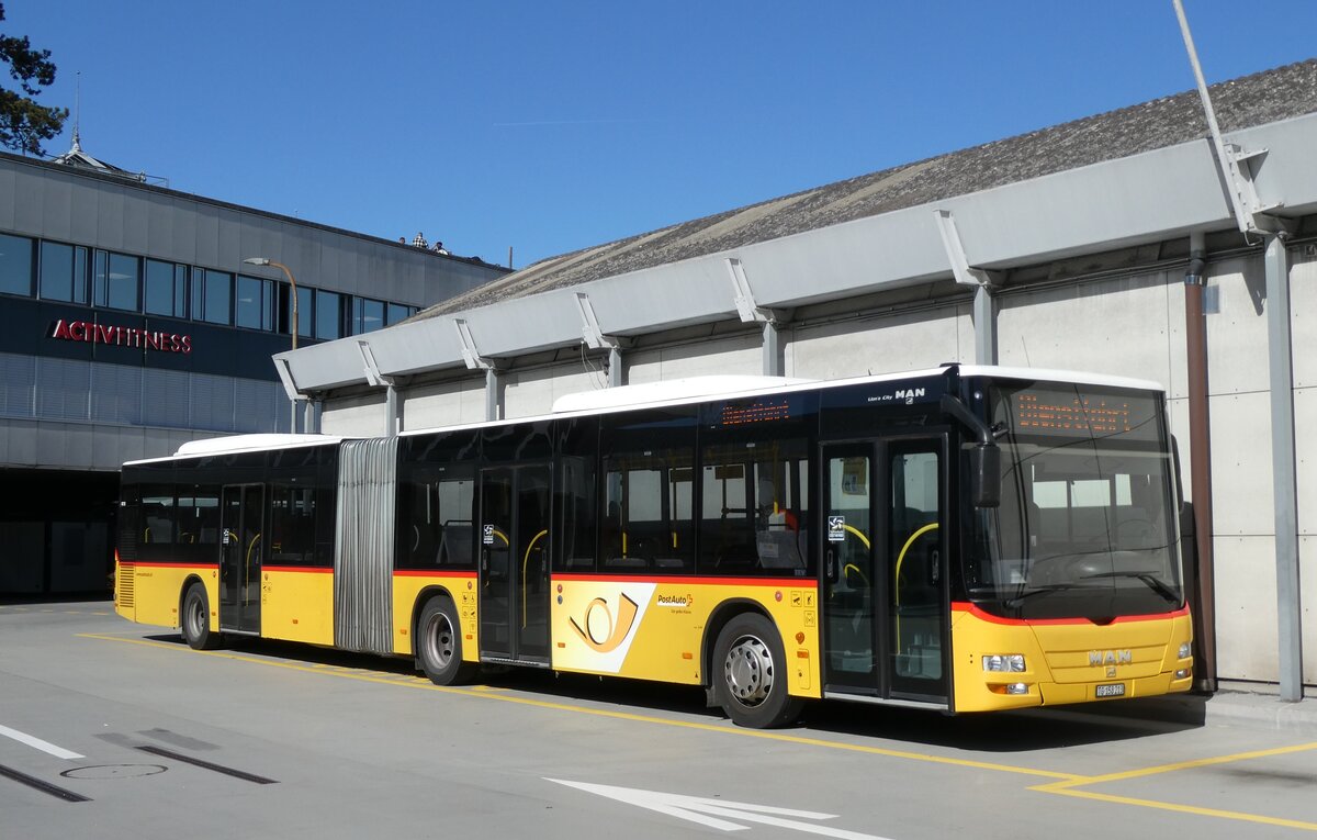 (285'955) - PostAuto Ostschweiz - TG 158'213/PID 4818 - MAN (ex PostAuto Graub�nden; ex PostAuto Ostschweiz SZ 68'458; ex PostAuto Ostschweiz SZ 44'040; ex Kistler, Reichenburg) am 4. April 2026 in Bern, Postautostation