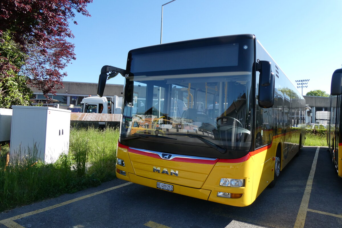 (286'387) - PostAuto Bern - BE 489'253/PID 12'334 - MAN (ex BE 535'079; ex Dr. Richard, A-Wien Nr. 1420) am 25. April 2026 in Yverdon, Garage