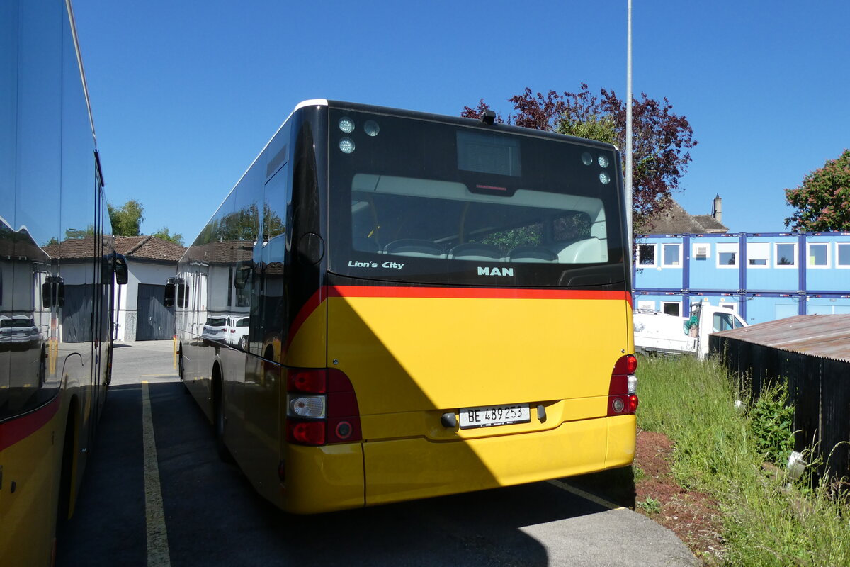 (286'389) - PostAuto Bern - BE 489'253/PID 12'334 - MAN (ex BE 535'079; ex Dr. Richard, A-Wien Nr. 1420) am 25. April 2026 in Yverdon, Garage