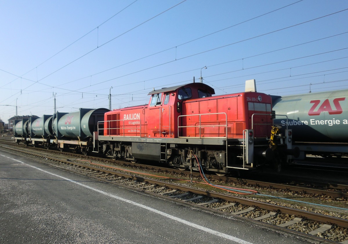 294 619-2 am 8. Mrz 2011 in Freilassing.