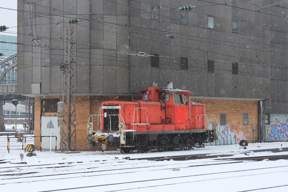 363 665-1 stand am 21. Januar 2013 in Mnchen in der Nhe der Donnersberger Brcke.