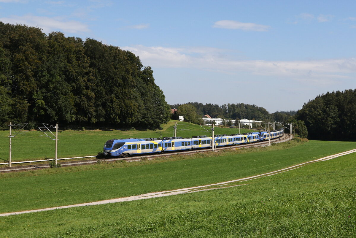 430 007 und 430 001 waren am 18. September 2024 bei Axdorf in Richtung Mnchen unterwegs.