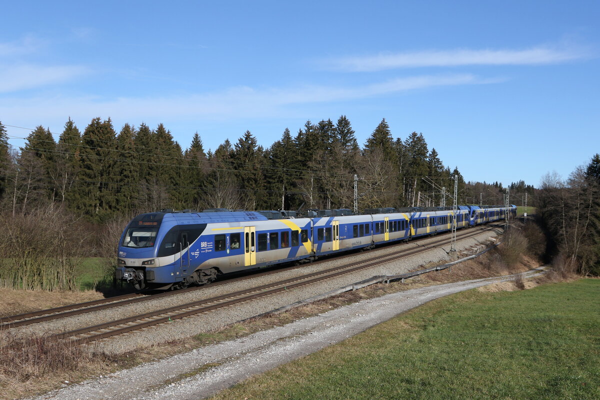 430 022 und 430 025 waren am 16. Oktober 2023 bei Sossau in Richtung Mnchen unterwegs.