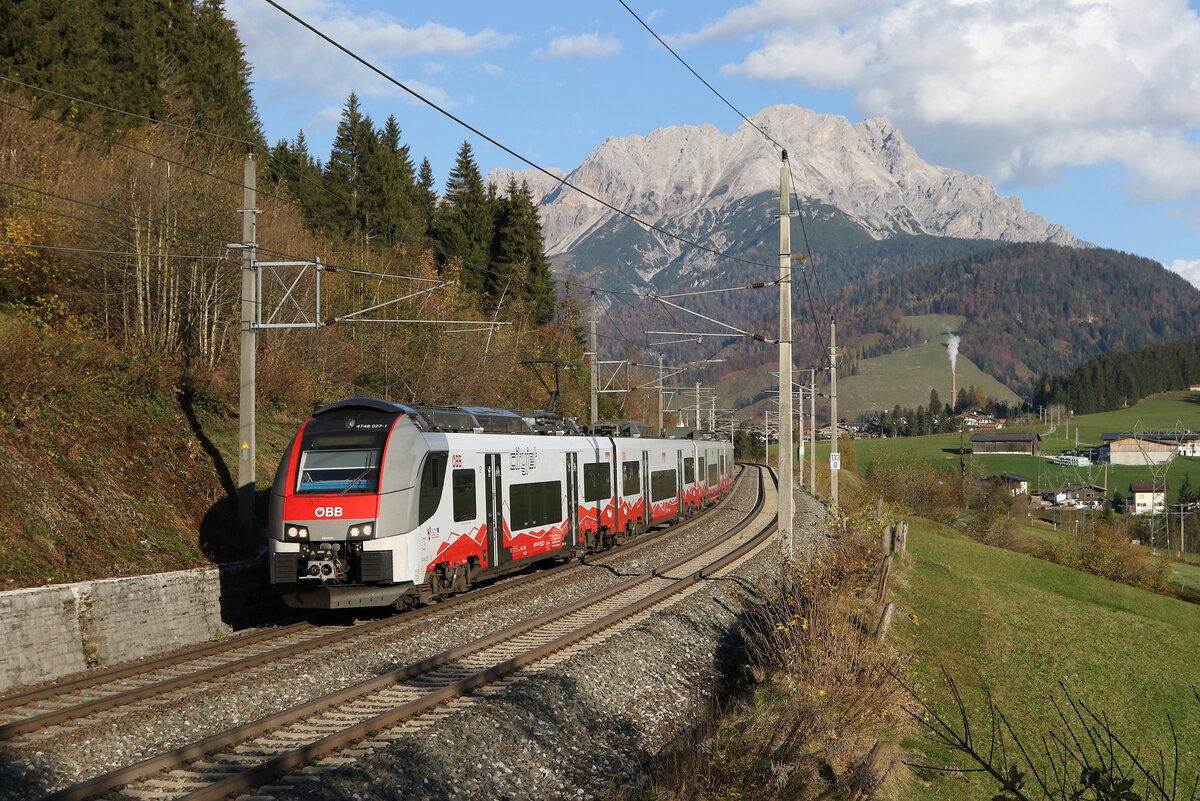 4748 027 war am 29. Oktober 2024 bei Pfaffenschwend in Richtung St. Johann unterwegs.